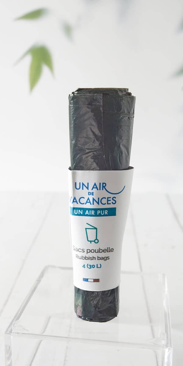 Sacs poubelles contenus dans le kit produits d'entretien